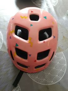 Kids helmet 50 to 55cm. KLS brand. No big bumps to it.
