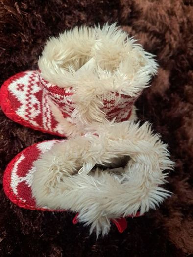 Girls  Christmas booties size 4 5 new