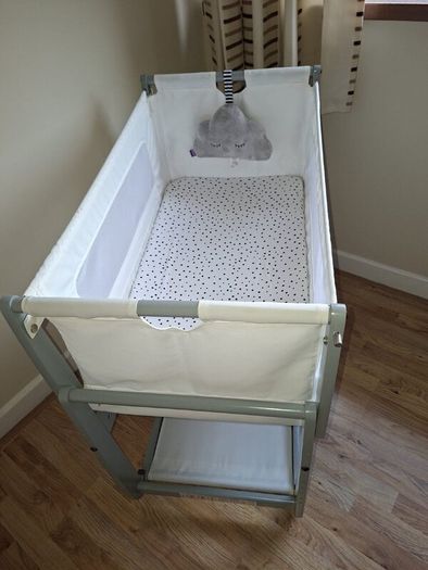Baby cot snuz pod 3 and mattress new