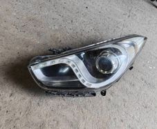 hyundai i40 passenger head light