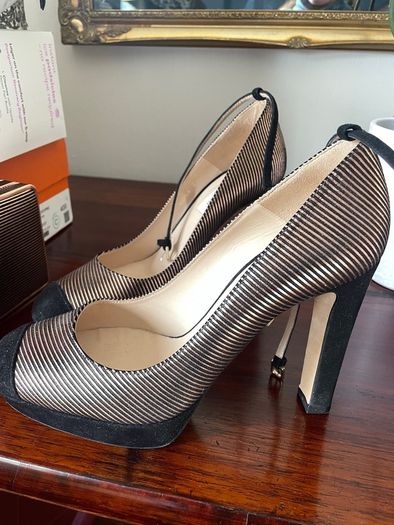 LK Bennett Heels + clutch BNWT