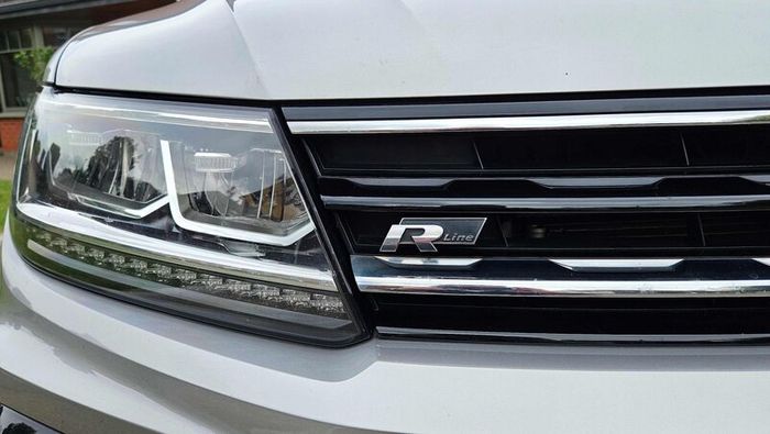 Volkswagen  R-line Tiguan 2019  + Pan Sunroof