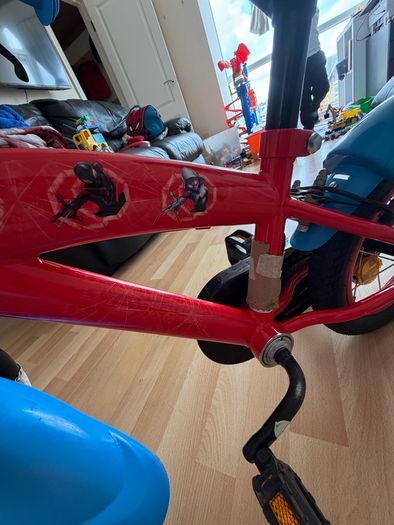 Boys Spider-Man bicycle for sale, good as new,age 3-5 years old.