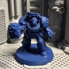 WH40K Sci Fi Space Destroyer Miniature (storm bolter closed fist)