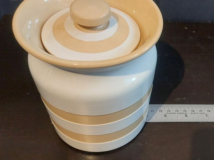 Fabulous RARE Collectable Traditional Cornishware Storage Jar in the Very Rare and Discontinued Gold & White Colourway, TG Green, Restyled by Judith Onions, Circa 1968 to 1975