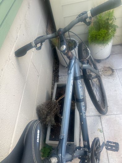 trek gents mountain bike
