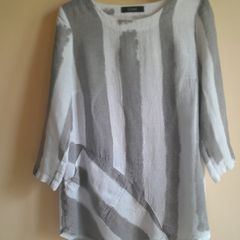 Q'neel White with grey top  90% Linen.New