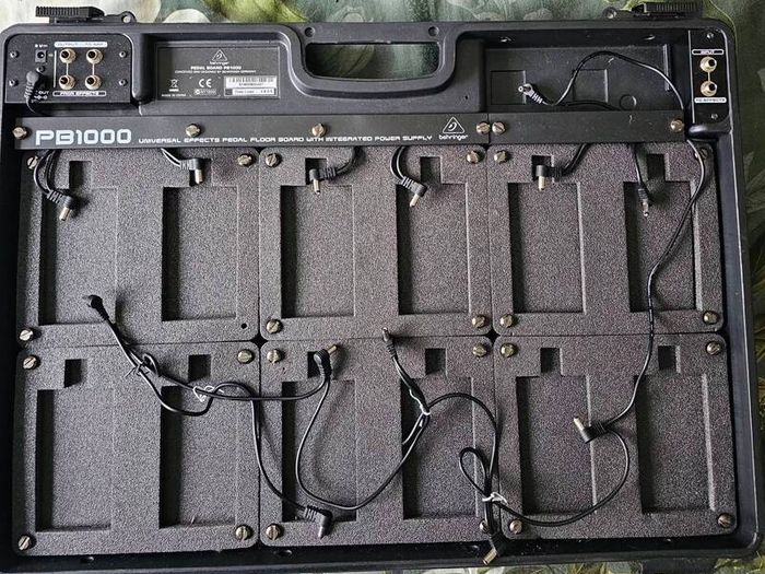 Behringer PB1000 Pedal Board With Power Supply & Hard Case