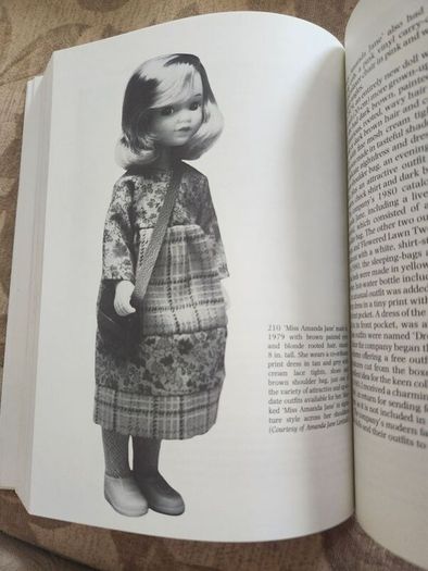 The Collectir's Guide To British Dolls Since 1920. By Collette Mansell. First Edition Large Volume Paperback In Good Condition.
