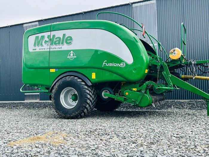 2021 mchale Fusion 3. 1000Box