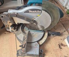 Makita Mls100 Miter Saw (for Parts - Broken)