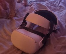 Oculus Quest VR Headset