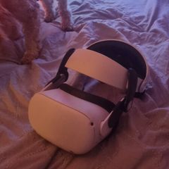 Oculus Quest VR Headset