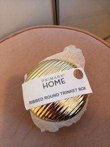 Gold trinket storage box ceramic