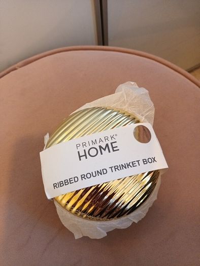 Gold trinket storage box ceramic