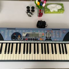 Yamaha PSR-140 portable electronic keyboard