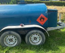 Twin axle diesel bowser with battery powered pump