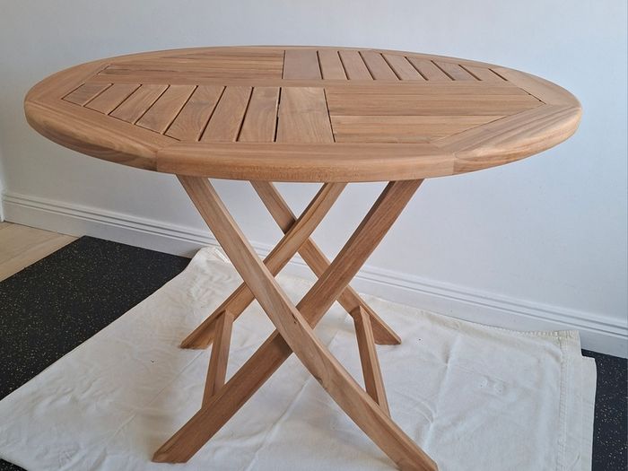 Charles Bentley 2-4 Seater Round Teak Table
