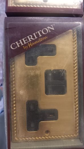 Switched sockets