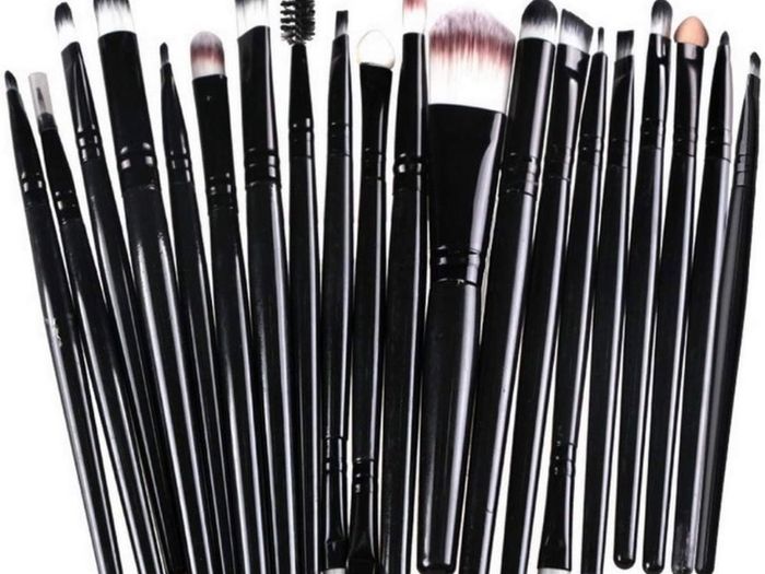 Make up Brush Set 20 PCs Professional Face Eyeliner for Foundation Blush Concealer Eyeshadow with Travel Black (FREE POSTAGE)