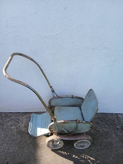 Antique Pedigree Pram / PushChair