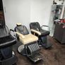 barber chairs x3 Image 2