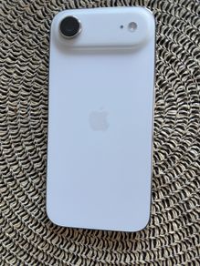 I phone air eSIM 5 g unlocked .