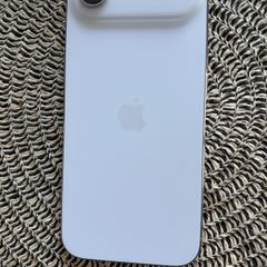 I phone air eSIM 5 g unlocked .