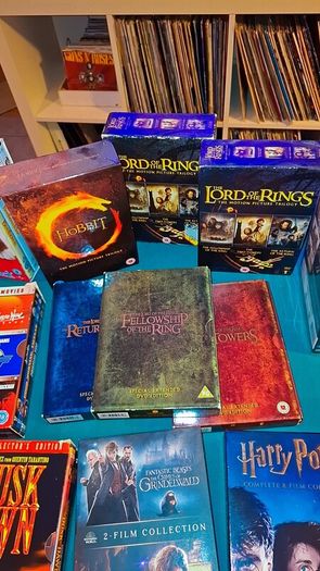 Hundreds of collectible dvd boxsets