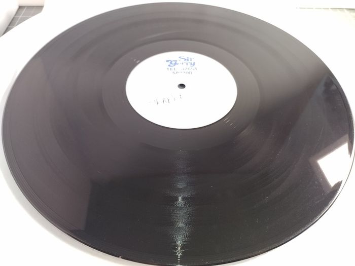 Sir Gerry - You're Not Alone - Late 90s Trance Belter! Huge Dublin Classic!! Not To Be Missed!