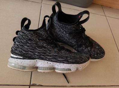 nike LeBron 15
