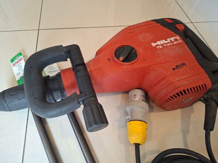 Hilti TE 700-AVR Sds Max Breaker 110v