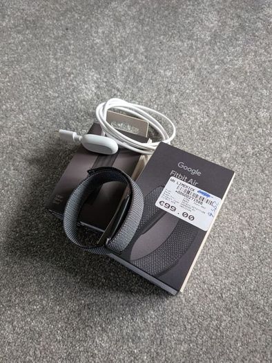Fit bit air as new + sport band