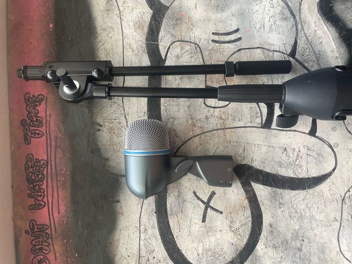 Shure Beta 52a microphone