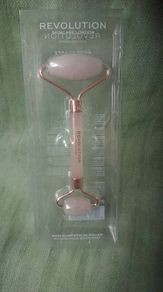 Rose quartz face roller