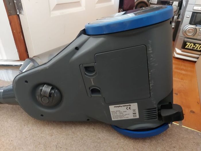 Morphy Richards Perform Air Vacuum Cleaner, Model No. 980520, 750W, AAARATED, in excellent condition, great suction