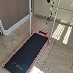 Pink treadmill 1-10km/hr - like new!