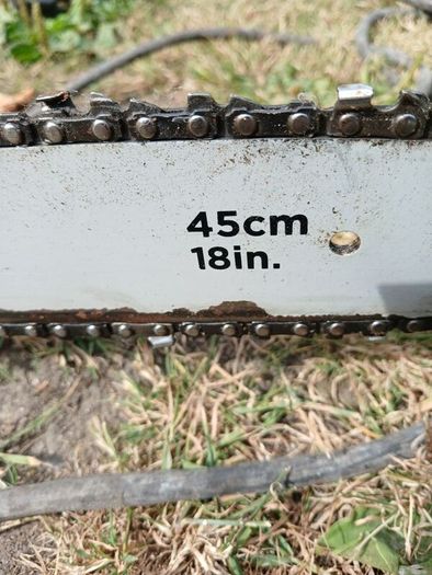 electric chainsaw