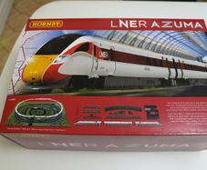 Hornby R1288M LNER Azuma High Speed Train Set - 00 Scale