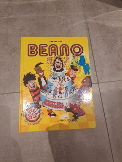 beano and dandy comic annuals and specials