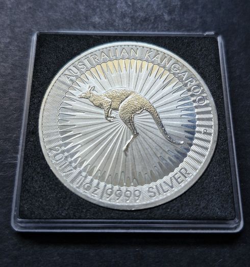 1 oz silver KANGAROO 2017 1 Dollar coin in Square capsule.