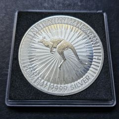 1 oz silver KANGAROO 2017 1 Dollar coin in Square capsule.