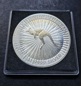 1 oz silver KANGAROO 2017 1 Dollar coin in Square capsule.