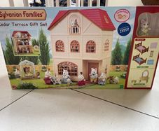Sulvanian Families Cedar Terrace Gift Set NEW