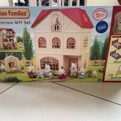 Sulvanian Families Cedar Terrace Gift Set NEW