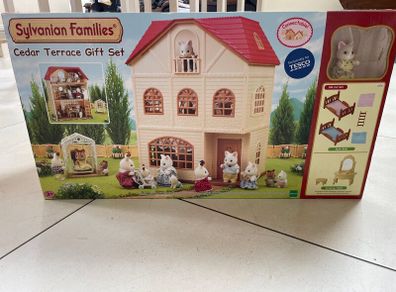 Sulvanian Families Cedar Terrace Gift Set NEW