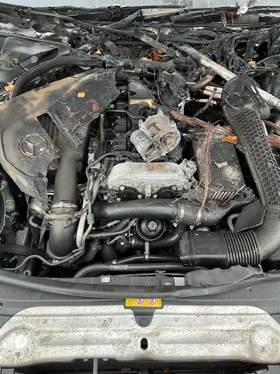 Breaking Mercedes c350e 2016 c class w205 hybrid