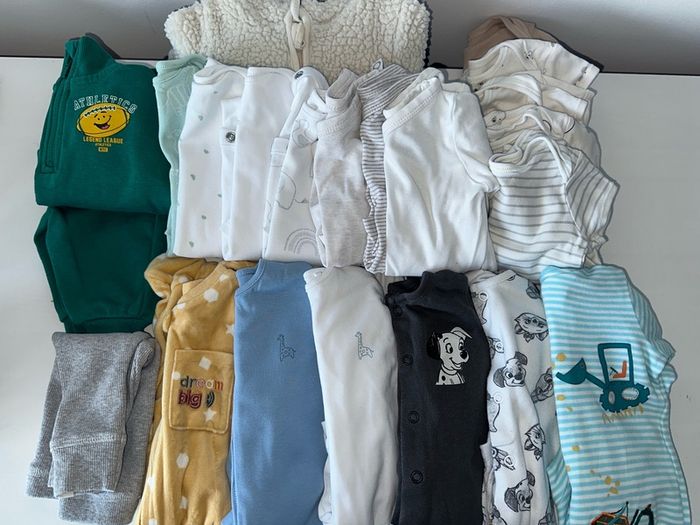 Baby 22 piece clothing bundle for 0-3 months