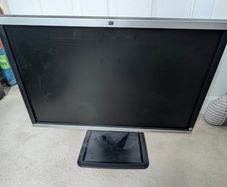 HP Compaq LA2405wg - broken