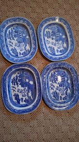 Blue willow collection